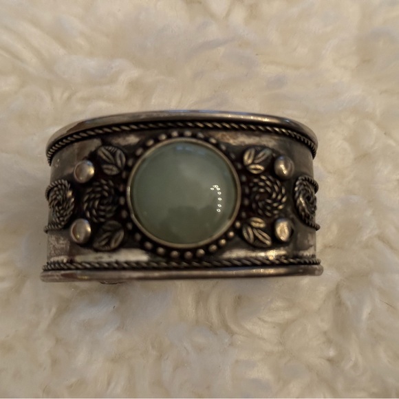 Vintage Cuff Bracelet with Pale Green Stone - Picture 1 of 4
